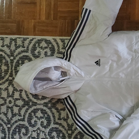 Adidas Jacket Size M - Picture 3 of 7